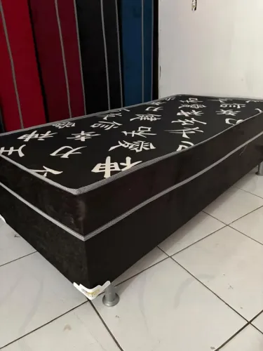 Cama de solteiro de espuma alta
