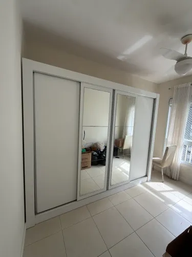 Guarda-roupa 4 portas branco 