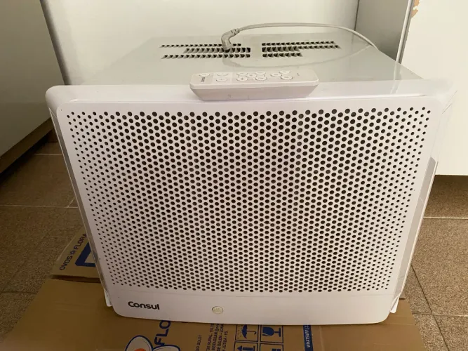 Vendo Ar-Condicionado Consul Digital com controle - 7.500btus 127v - Usado