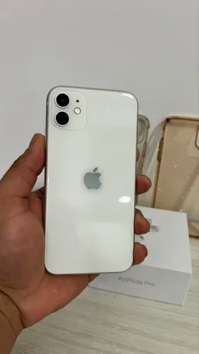 iPhone 11 64GB Branco | Excelente Estado | Face ID OK