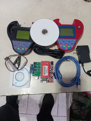 Vendo este programador UPA contendo cabos e 2 módulos. Todos novos, nunca foram usados.