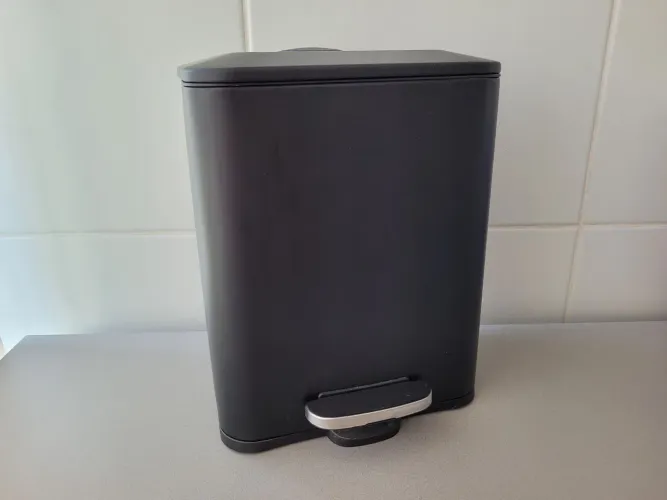 Lixeira Para Banheiro E Cozinha Branca Fosca 5l Com Pedal E Cesto