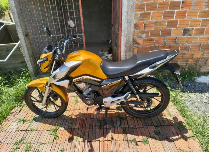 Titan 160