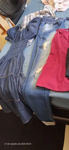 bazar promoçao esta calça e ese vestido por 15 reais