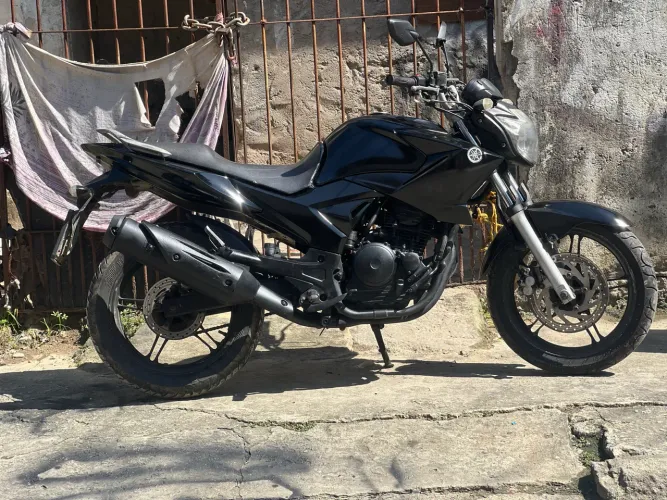 Moto em boa condições
