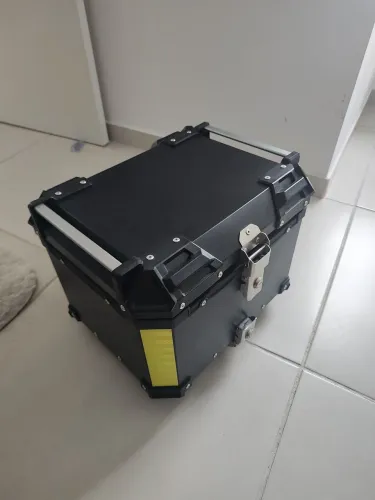 Baú alumínio preto 45L