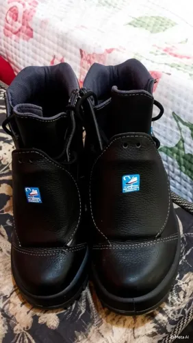 Bota de segurança nova