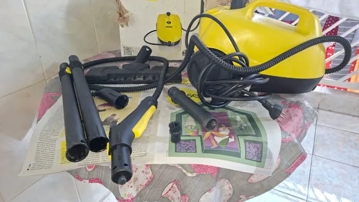Limpadora a vapor karcher modelo sc 1010 tensão 127 V.