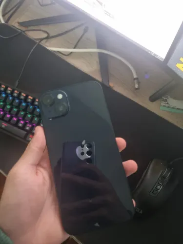 iPhone 14 Plus 94% de bateria em estado de novo.