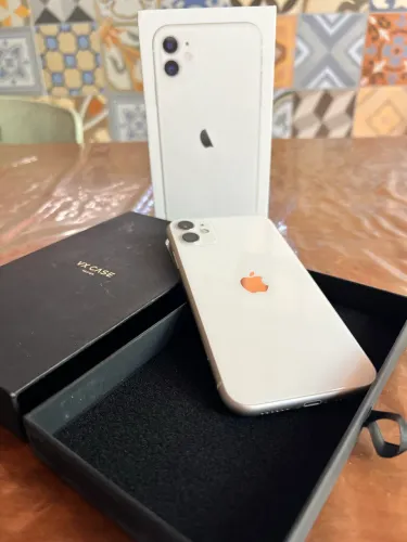 iPhone 11 64GB, estado de novo!! Vale a pena!