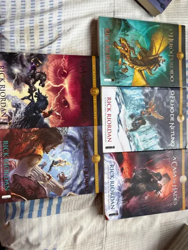 Coleção completa Os Heróis do Olimpo - Ricky riordan