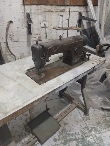 Maquina de costura reta industrial