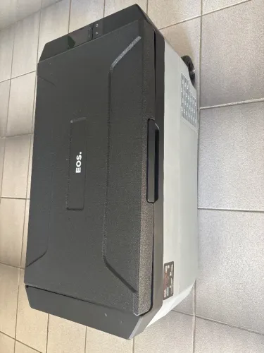 Freezer e Geladeira Portátil EOS 35 Litros Dupla Ação Quadrivolt EFC40 110V/220V/12V/24V