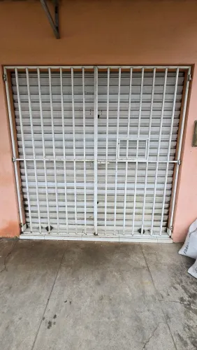 Vendo porta de rolo/grade/cobertura 