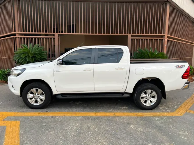 Toyota Hilux CD SRV 4X4 2.8 TDI Diesel Aut. 2018