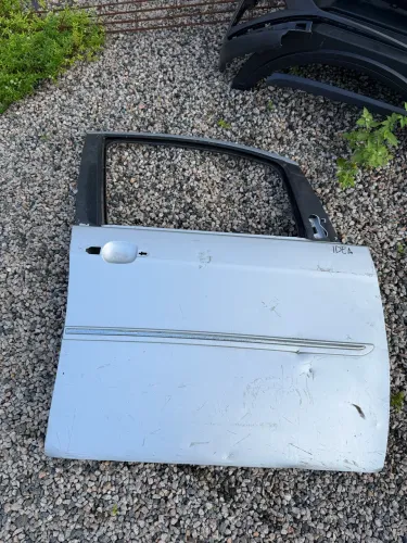Porta dianteira direita Fiat Idea