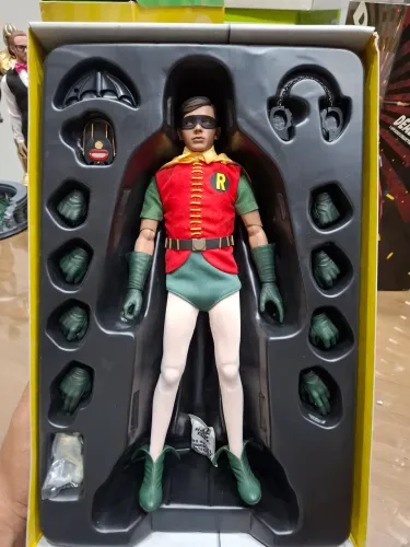 Robin hot toys 1/6 batman
