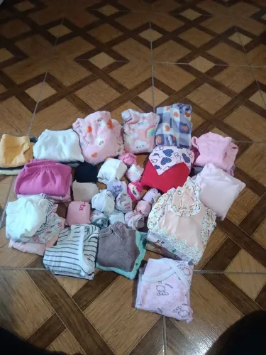 Lote de roupa de bebê
