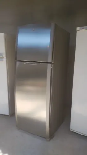 VENDE-SE GELADEIRA GE INOX DUPLEX FROST FREE EXCELENTE ESTADO 450 LITROS ?