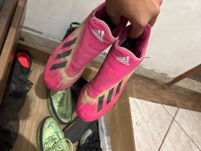 Chuteira Adidas X