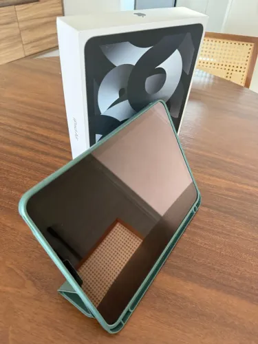 iPad Air 5a Geração M1 64GB Space Gray