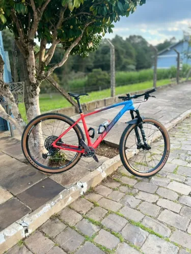 Bicicleta Oggi Agille Pro Carbono L 19 mtb sram 12v