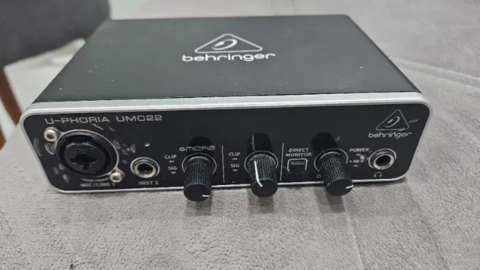 Placa Behringer - interface de audio p gravação