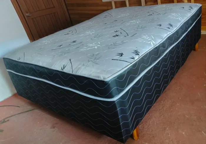 Cama de casal, unibox.