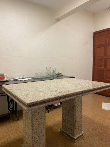 Mesa de granito para 4 lugares