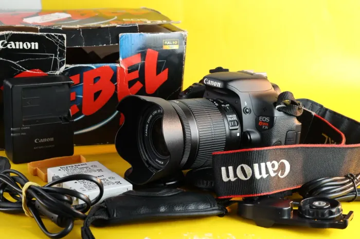 Canon EOS Rebel T3i - Completa
