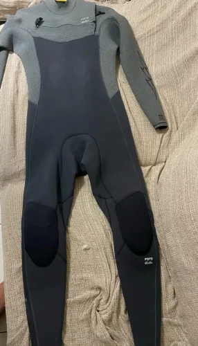 Vendo roupa de borracha