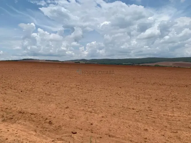 fazenda de 438 alqueires no município de Caldas Novas