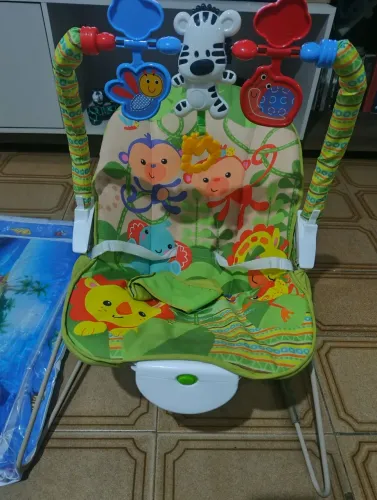 Cadeirinha de bebê vibratória