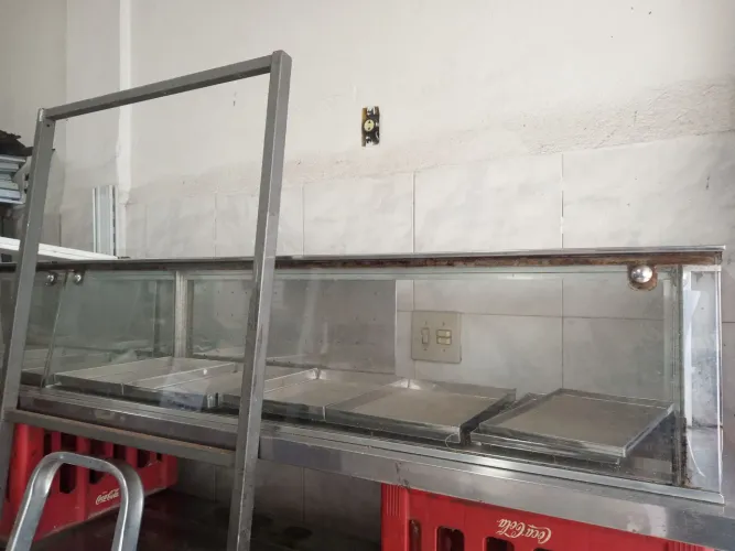 Estufa para salgados em vidro e inox, 30cm largura, 31cm de altura, 2,40m comprimento 