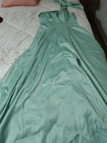 Vestido longo verde menta ótimo estado de conservação, usado uma única vez.