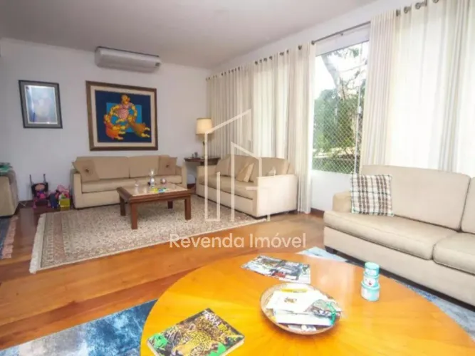 Casa à venda com 493m², 5 quartos e 5 vagas no Jardim São Bento