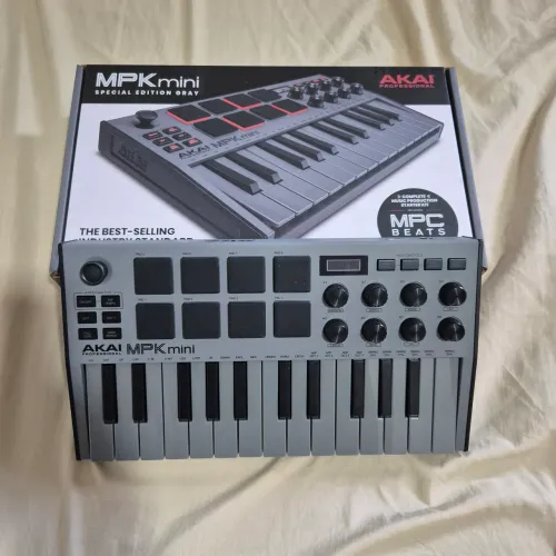 Teclado Controlador MIDI Akai MPK MINI MK3