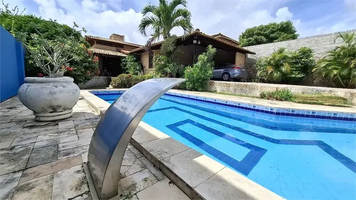 Casa 5 Quartos com 1 Suíte e 294m² - Feitosa