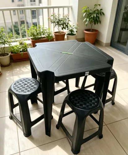 Mesa Com Quatro Banquetas NOVAS