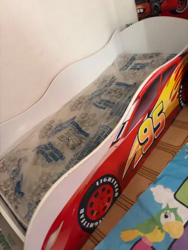 Cama infantil carros