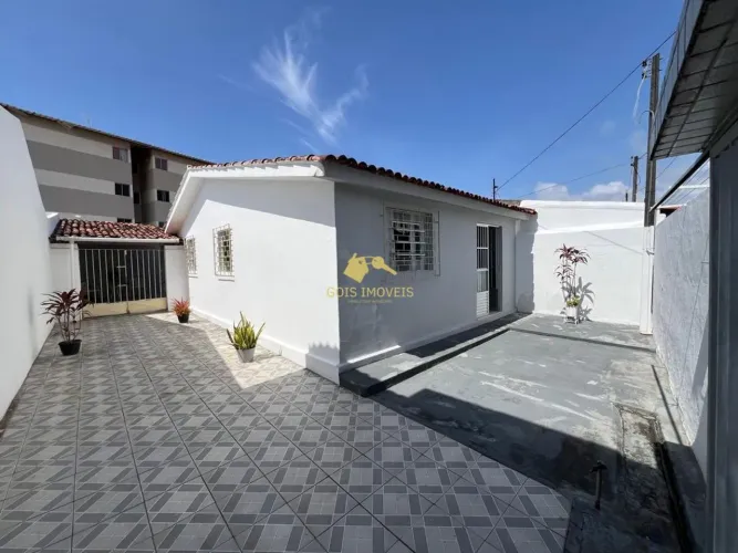 Venda Casa 3 Quartos na Feitosa, Rua Fechada com Portaria