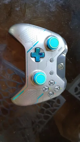 Controle Xbox onde halo 5