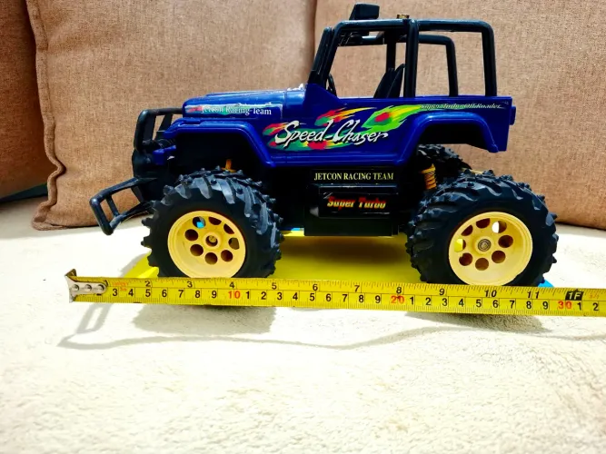Miniatura Jeep Off Road decada de 80