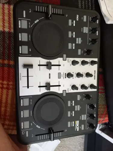 Vendo controlador DJ pra enformacao no sáp *