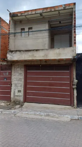 Vende se um Sobrado