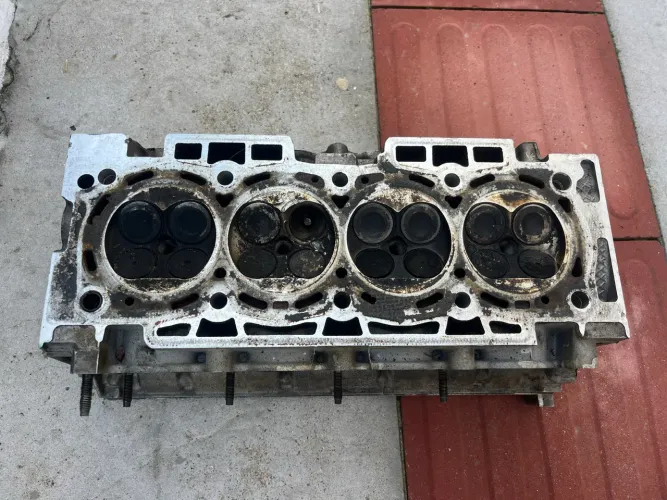 Cabeçote xsara Picasso e peugeot 307 para retificar 