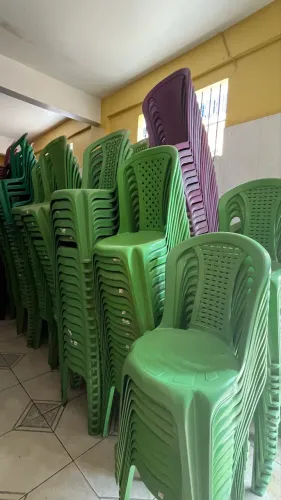 Cadeiras e Mesas de Plástico à venda em Igarapé-Miri (mais detalhes na descrição!!!)