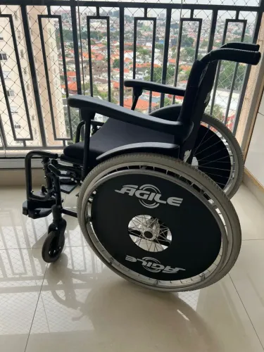 Cadeira de rodas alumínio (AGILE JAGUARIBE)