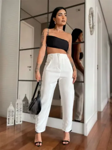 Calça modelo zara
