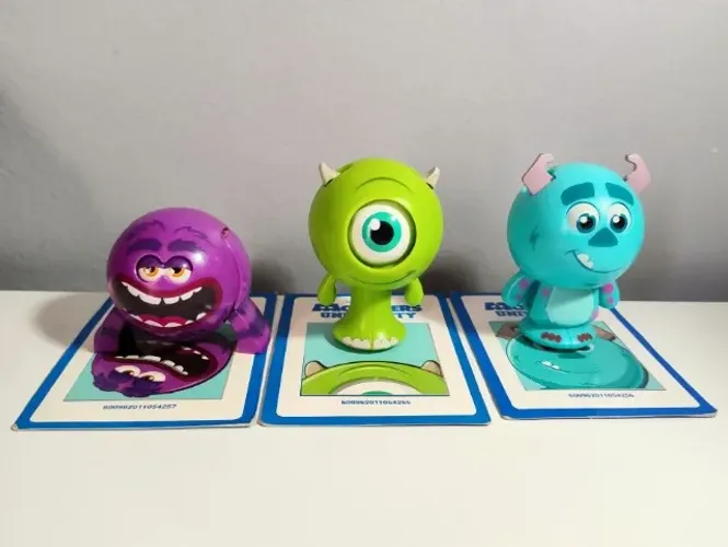 Kit 3 bonecos Monsters University Roll-a-Scare